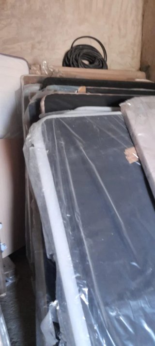 Se vende lote de armarios canapés etc