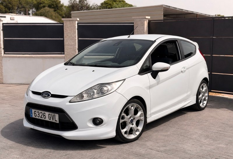 Ford Fiesta Ford Fiesta 1.6 Sport - foto 1