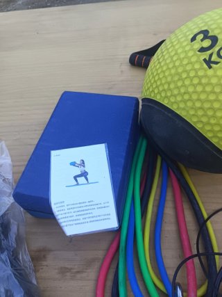 Lote material deportivo: Kettlebell, balón medicin