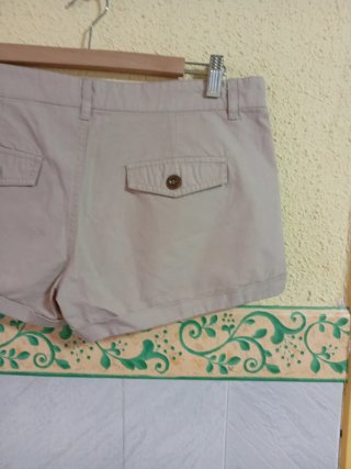 Pantalón corto beige