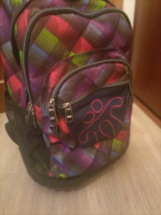 MOCHILA TOTTO CON RUEDAS 4 DIVISIONES y RESISTENTE