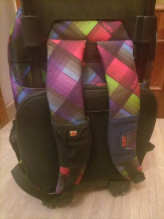 MOCHILA TOTTO CON RUEDAS 4 DIVISIONES y RESISTENTE