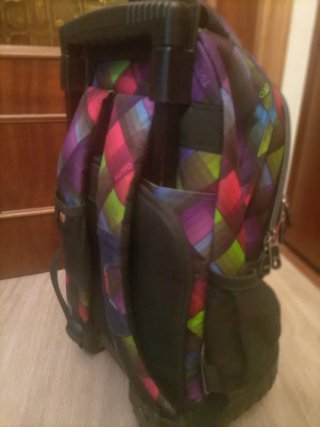 MOCHILA TOTTO CON RUEDAS 4 DIVISIONES y RESISTENTE