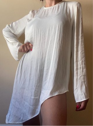 Blusa H&M satén asimétrica crema Talla S