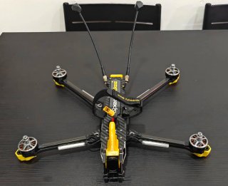 Dron Long Range Speedybee Mario Fold 8