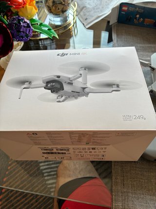 Dron DJI Mini 4K con Mando y Baterías