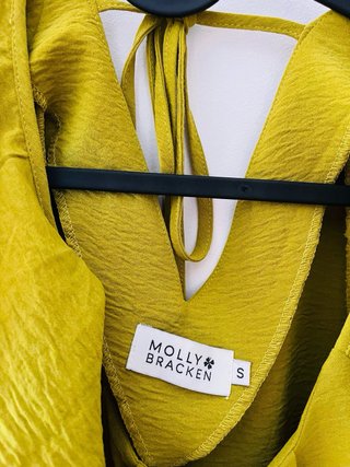 Vestido Molly Bracken verde oliva con volantes