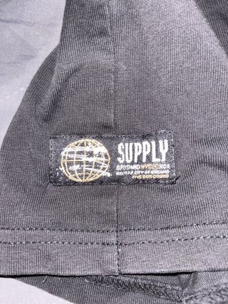 Camiseta Negra SUPPLY