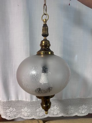 Lámpara colgante cristal y metal dorado