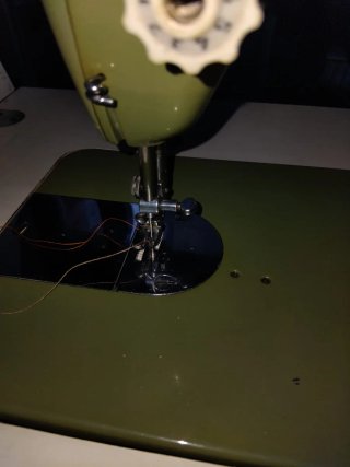 Máquina de coser antigua escucho ofertas