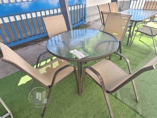 MESA CIRCULAR CRISTA  CON SILLAS