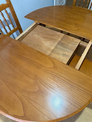 Mesa y 4 sillas comedor madera