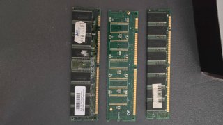 Lote 3 Módulos RAM SDRAM PC133 (512 MB Total)