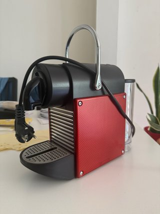 Cafetera Nespresso Pixie De’Longhi EN125.R Roja