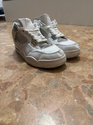 Zapatillas Jordan Retro Blancas y Plateadas