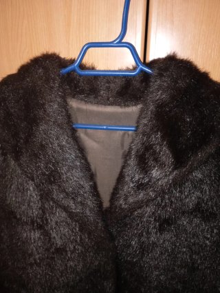 Abrigo de pelo negro mujer