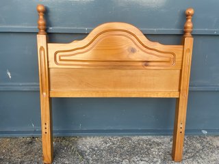 Cabecero de madera rústico