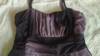 Vestido de fiesta tirantes morado y negro