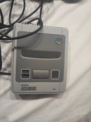 Console Super Nintendo (SNES) + 2 Controller