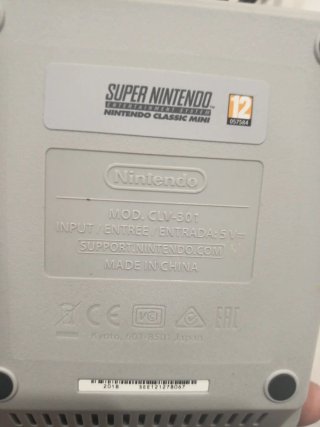 Console Super Nintendo (SNES) + 2 Controller