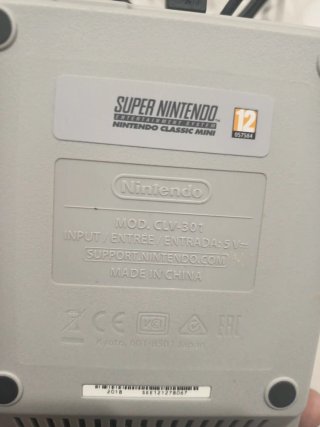 Console Super Nintendo (SNES) + 2 Controller