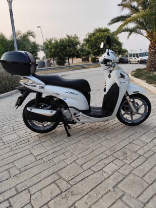 Honda SH 300i Blanca