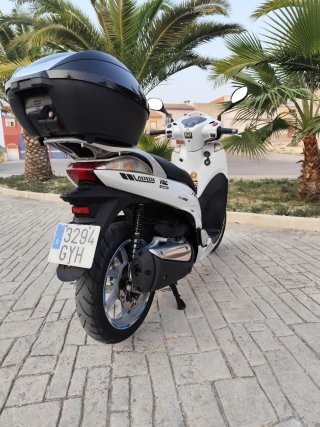 Honda SH 300i Blanca