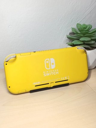 Nintendo Switch Lite Giallo