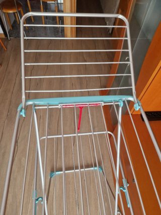 Tendedero de ropa de dos niveles.Plegable. Nuevo.