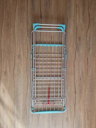 Tendedero de ropa de dos niveles.Plegable. Nuevo.