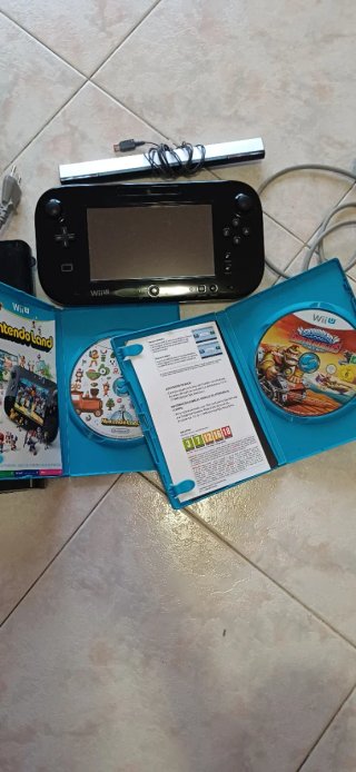 Nintendo Wii U 32GB Nera Completa + 2 Giochi
