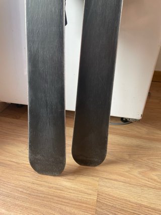 Esquís Rossignol con fijaciones