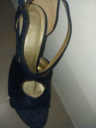 Sandalias azul tacon dorado