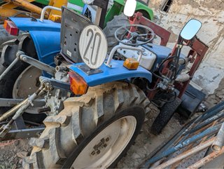 tractor pequeño Yanmar YM2000