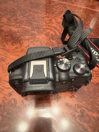 Cámara Canon EOS R10 + Batería Extra