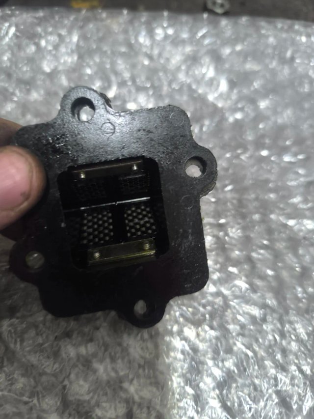 CAJA DE LAMINAS DE CARBONO YAMAHA NEOS 50 2T