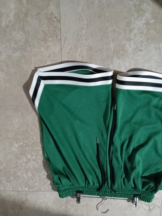 Pantalón deportivo verde