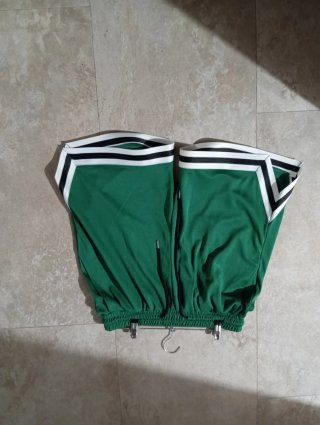 Pantalón deportivo verde