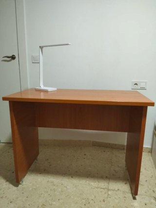 Mesa escritorio con ruedas