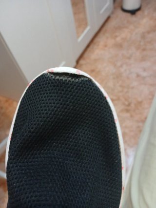 Zapatillas deportivas negras y rosas