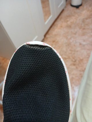 Zapatillas deportivas negras y rosas