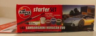 Airfix 1:43 Lamborghini Huracán Evo Starter Set