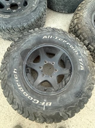 Ruedas y llantas Nissan patrol k260