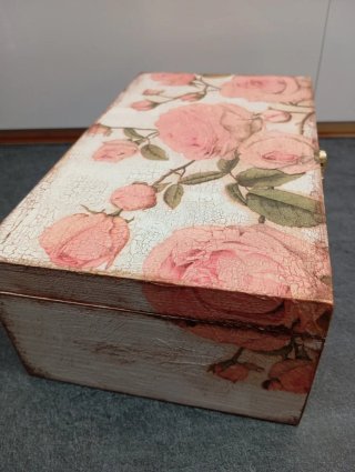 Caja de madera decorada estilo Shabby Chic