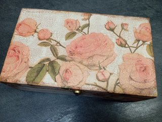 Caja de madera decorada estilo Shabby Chic