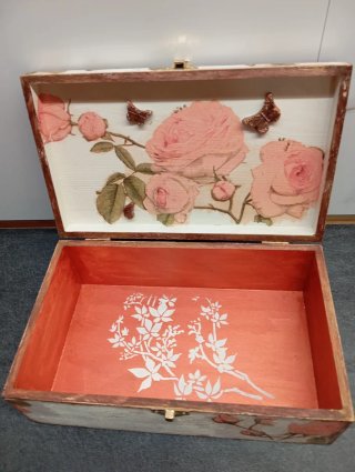 Caja de madera decorada estilo Shabby Chic