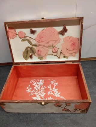 Caja de madera decorada estilo Shabby Chic