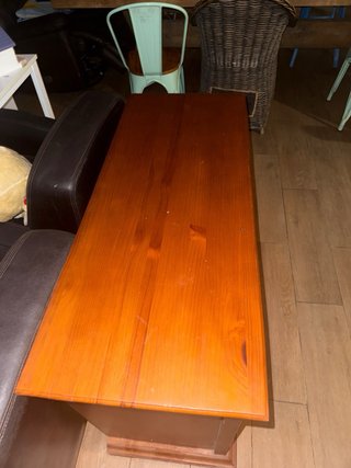 Mesa de madera con 4 cajones