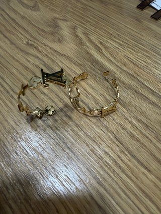 Pendientes Louis Vuitton dorados acero