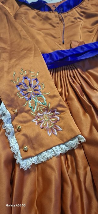 Traje antiguo bordado Castellonera